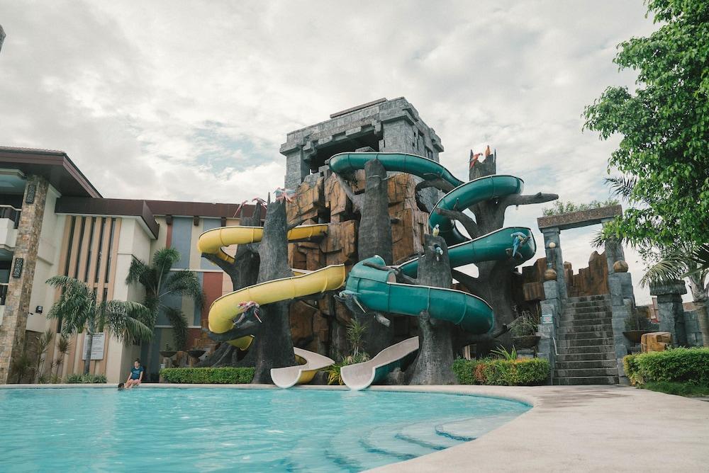 Cebu Westown Lagoon - South Wing Exterior photo